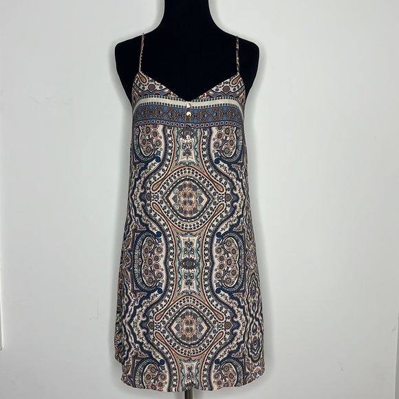 BCBGMAXAZRIA Blue & Pink Paisley Draped Front Romper XS - Picture 3 of 11
